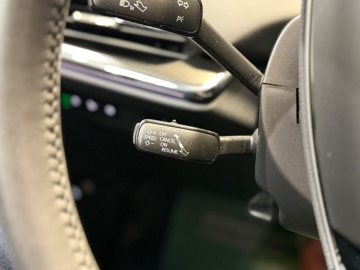 Grå Skoda Enyaq fra 2025