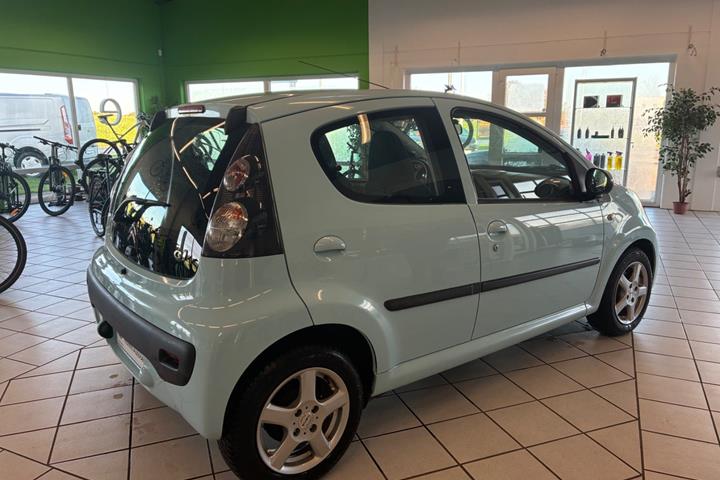 Blå Citroën C1 fra 2012