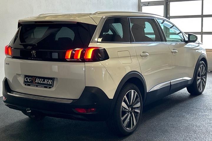 Hvid Peugeot 5008 fra 2018