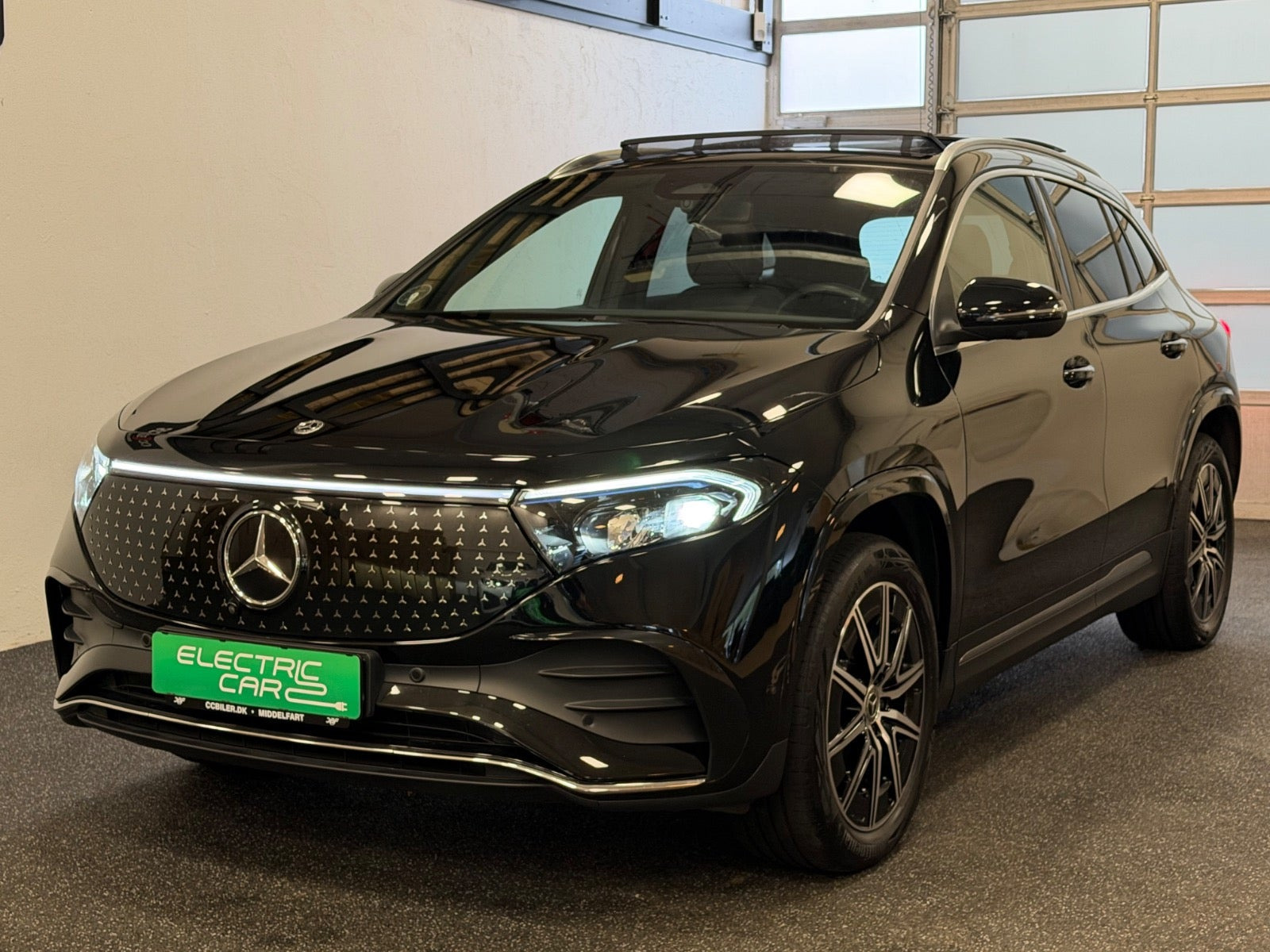 Sort Mercedes EQA250+ fra 2025