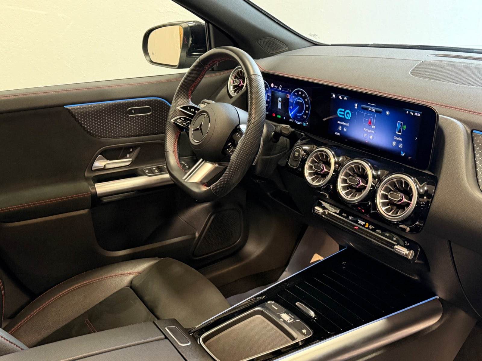 Sort Mercedes EQA250+ fra 2025