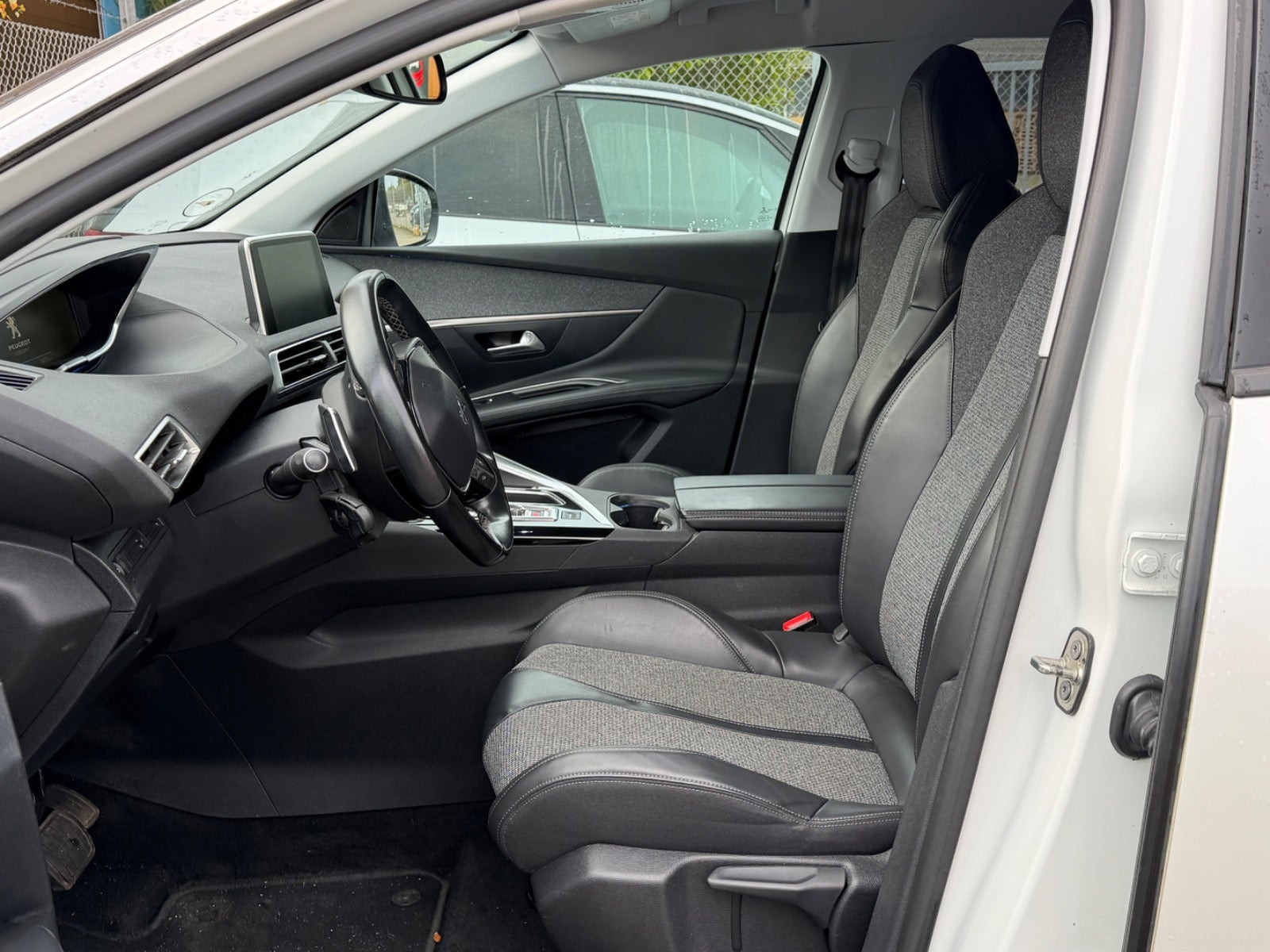 Hvid Peugeot 3008 fra 2018