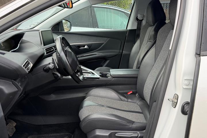 Hvid Peugeot 3008 fra 2018