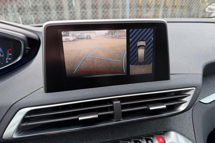 Hvid Peugeot 3008 fra 2018