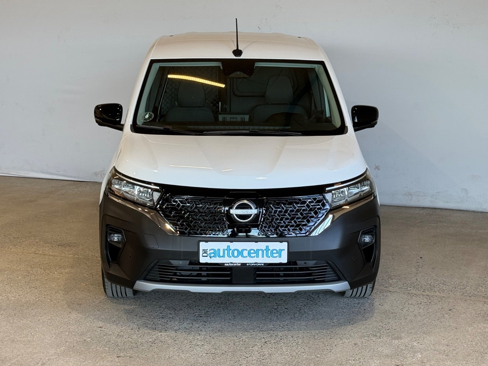 Hvid Nissan Townstar fra 2023