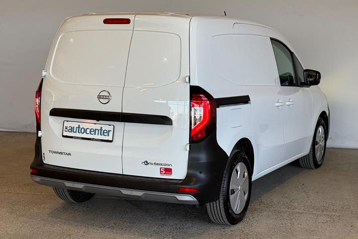 Hvid Nissan Townstar fra 2023