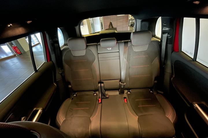 Rød Mercedes EQB250+ fra 2025