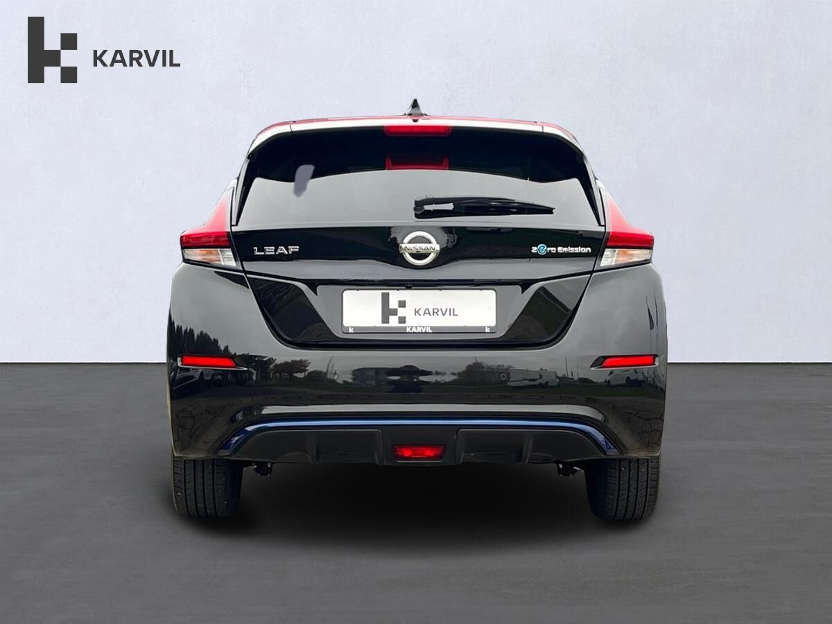 Sort Nissan Leaf fra 2021