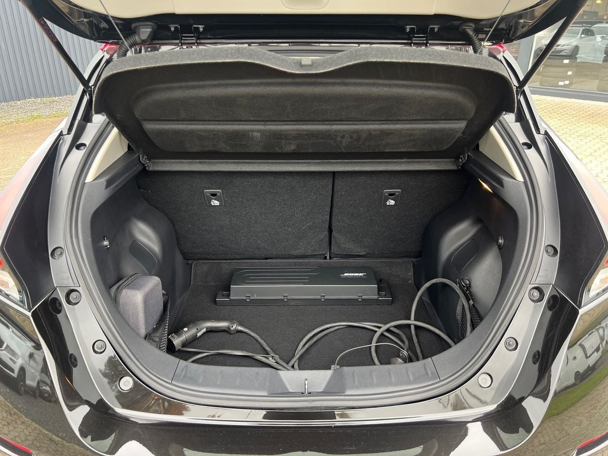 Sort Nissan Leaf fra 2021