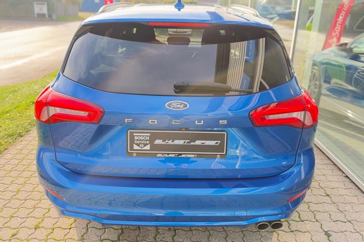 Sort Ford Focus fra 2019