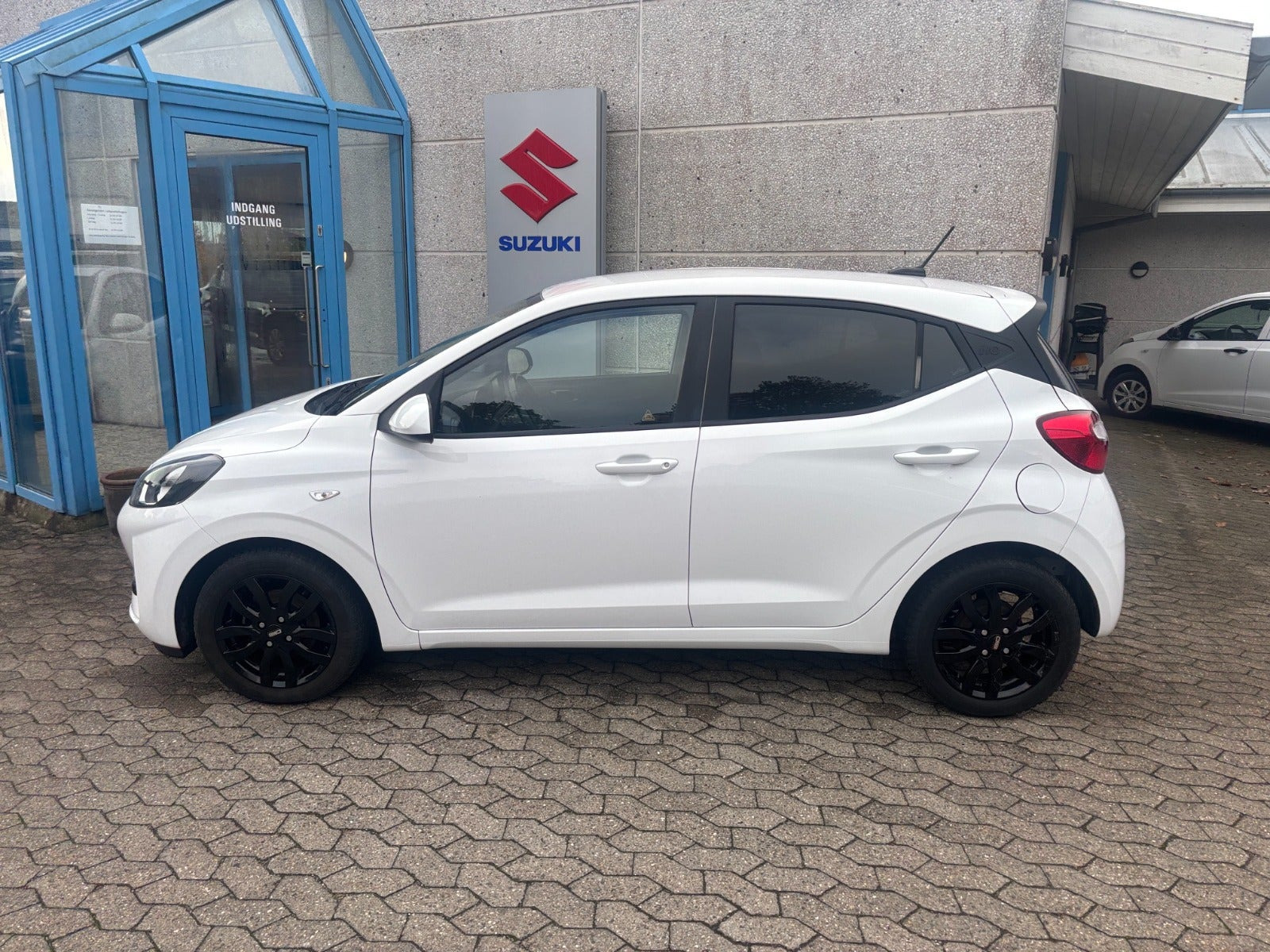 Hvid Hyundai i10 fra 2022