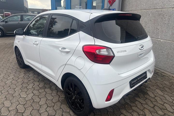 Hvid Hyundai i10 fra 2022