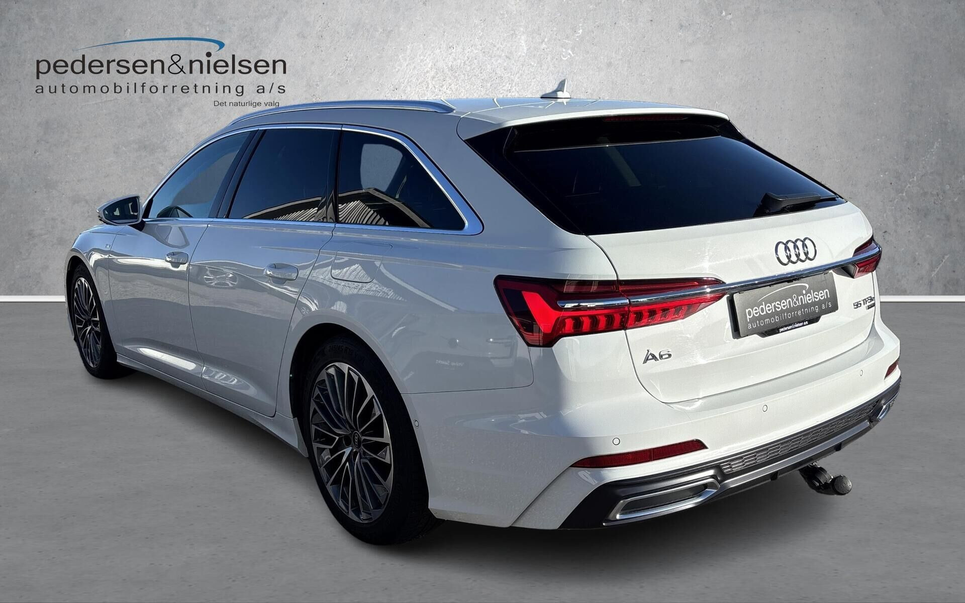 Hvid Audi A6 fra 2020
