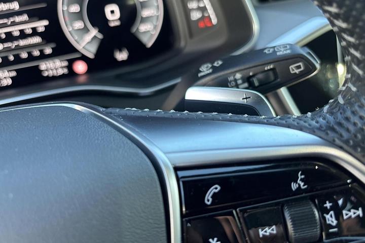 Hvid Audi A6 fra 2020