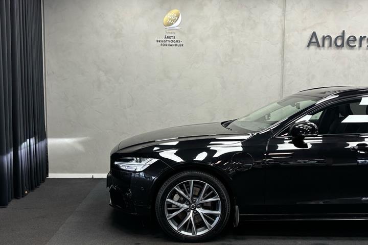 Sort Volvo V90 fra 2023