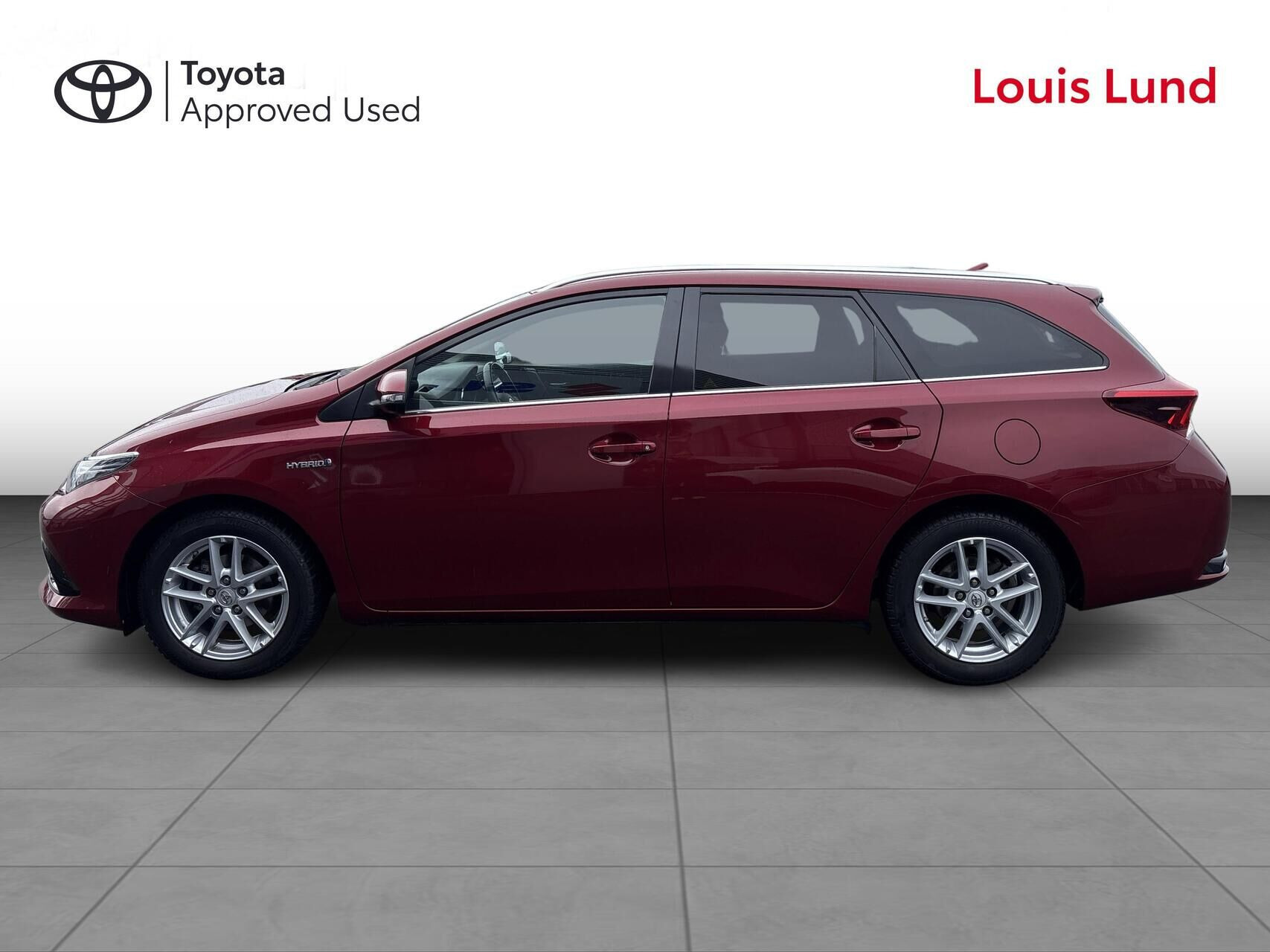 Rød Toyota Auris fra 2018