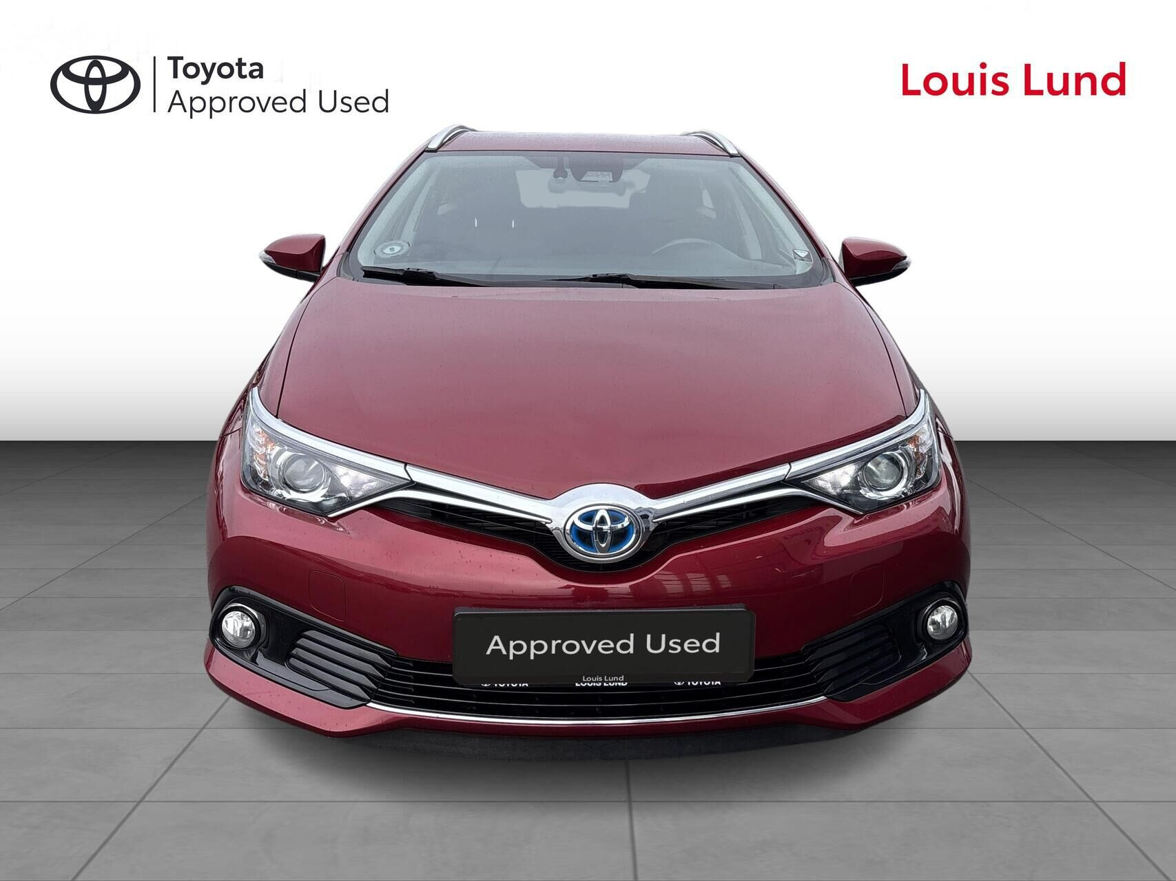 Rød Toyota Auris fra 2018