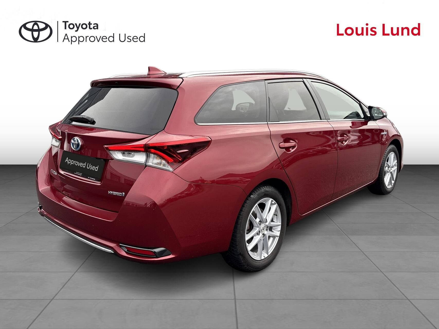 Rød Toyota Auris fra 2018