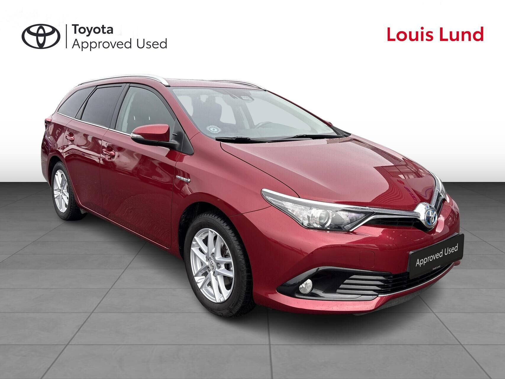 Rød Toyota Auris fra 2018