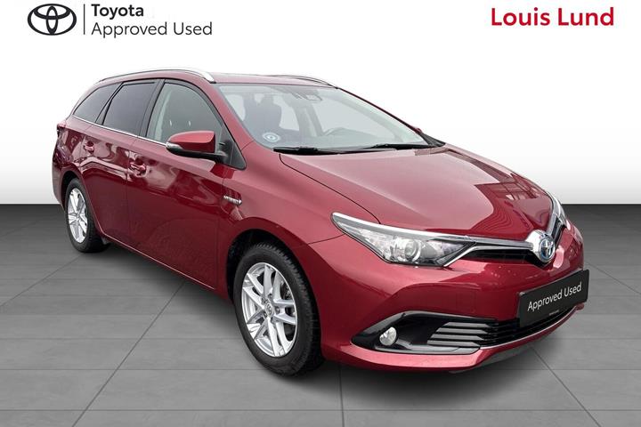 Rød Toyota Auris fra 2018