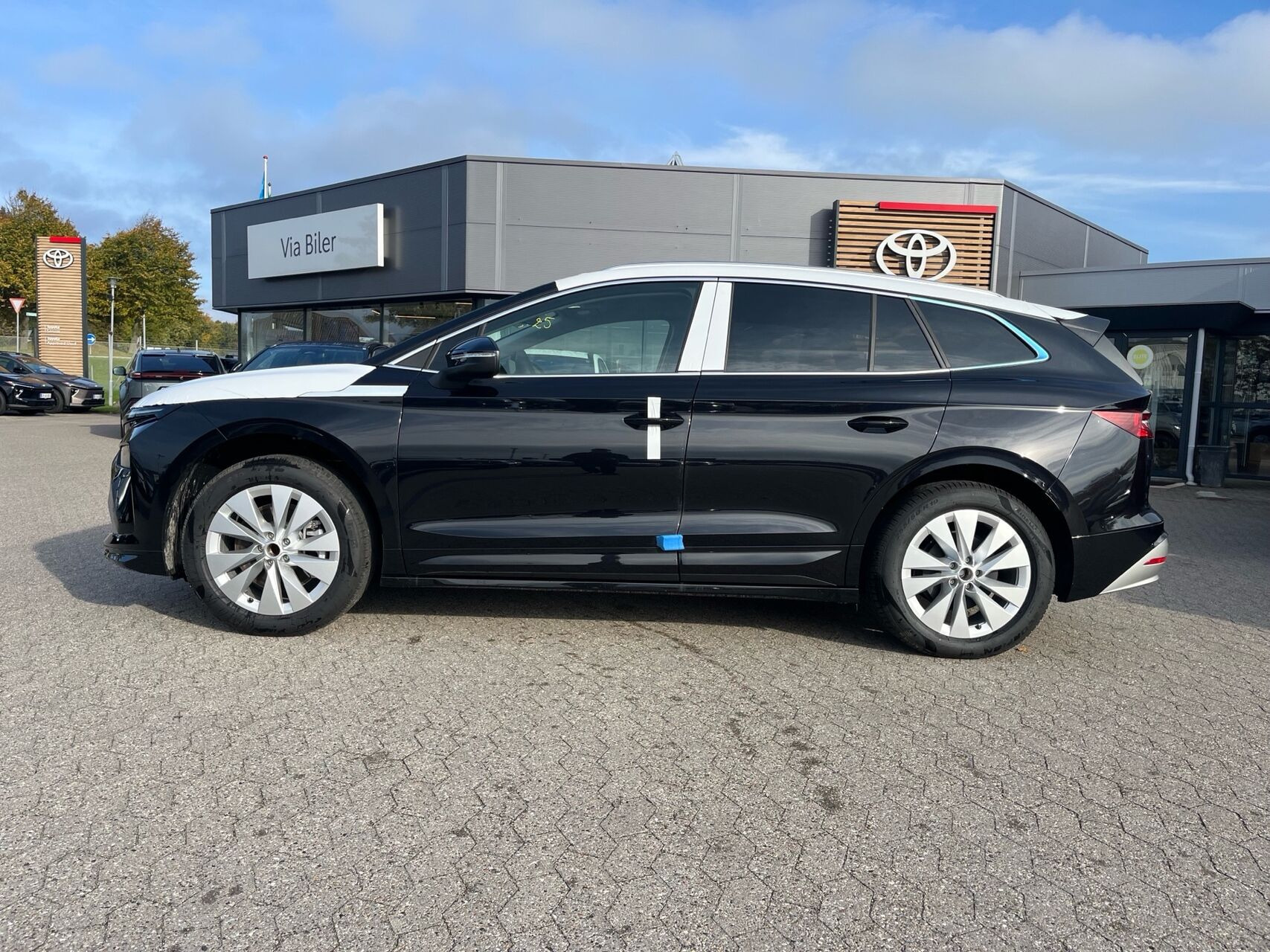 Sort Skoda Enyaq fra 2026