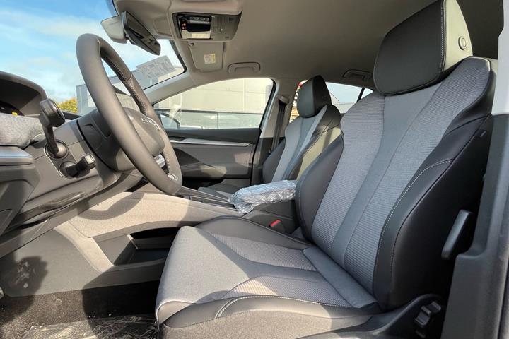 Sort Skoda Enyaq fra 2026