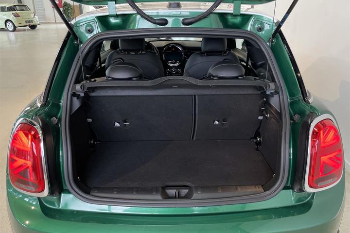 Grøn Mini Cooper fra 2022