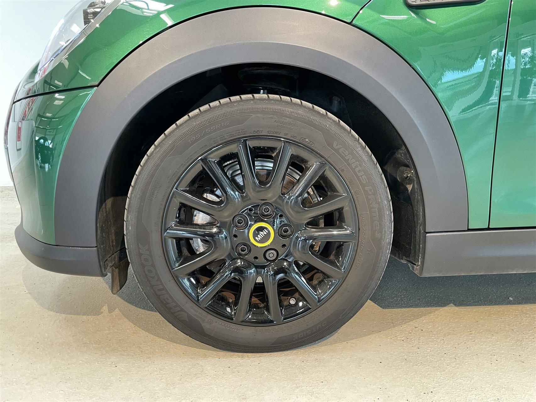 Grøn Mini Cooper fra 2022