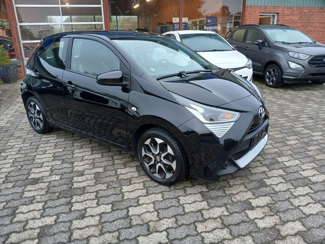 Sort Toyota Aygo fra 2019