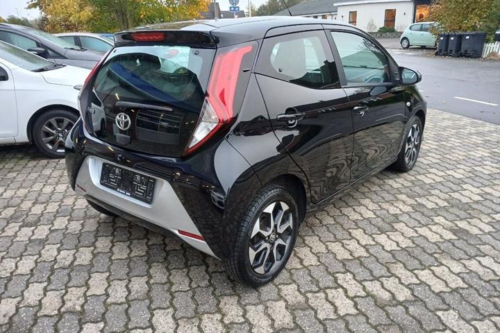 Sort Toyota Aygo fra 2019