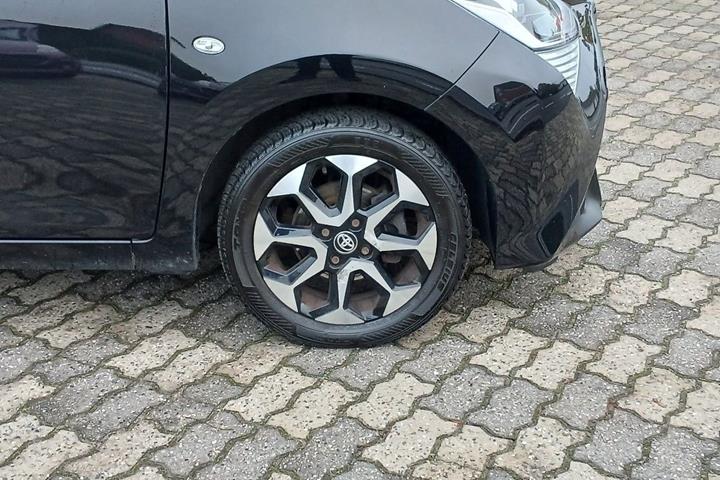 Sort Toyota Aygo fra 2019