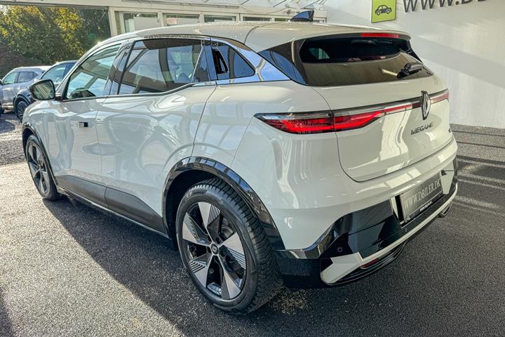 Hvid Renault Mégane fra 2025