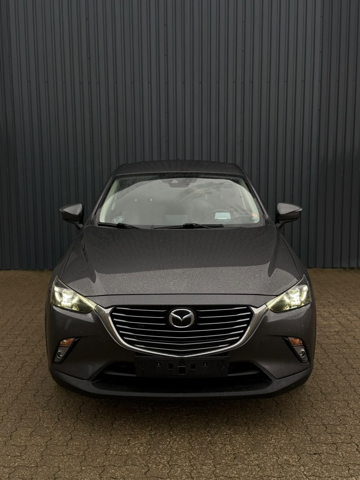 Sølv Mazda CX-3 fra 2017
