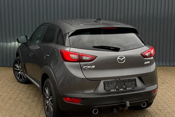 Sølv Mazda CX-3 fra 2017