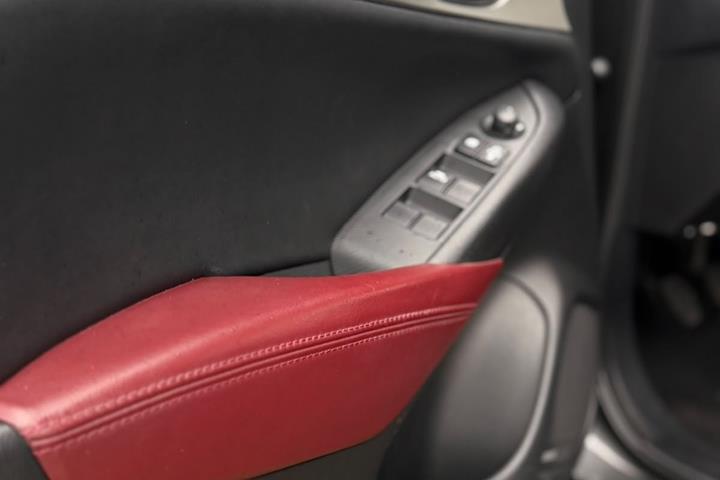 Sølv Mazda CX-3 fra 2017