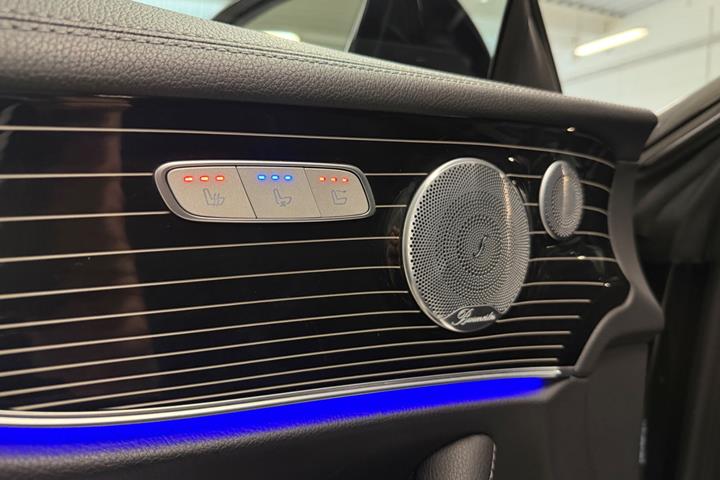 Sort Mercedes E200 fra 2018