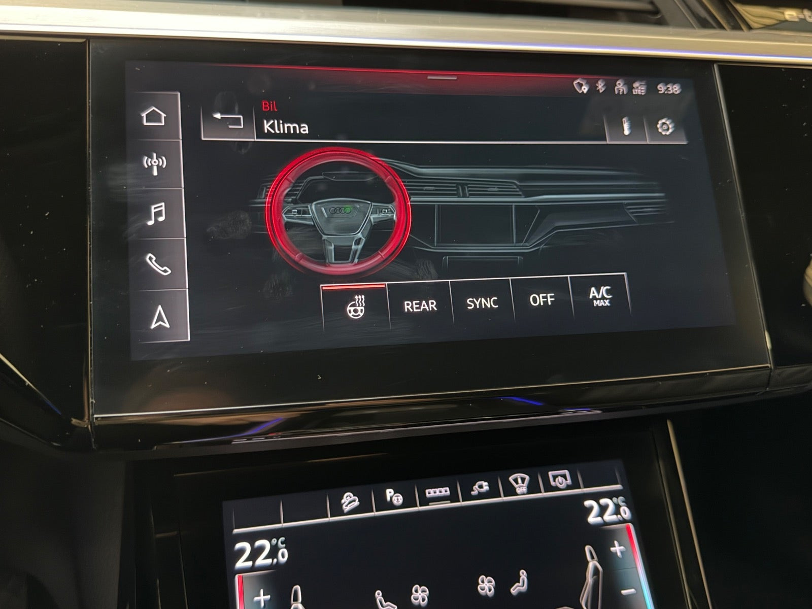 Hvid Audi e-tron fra 2023