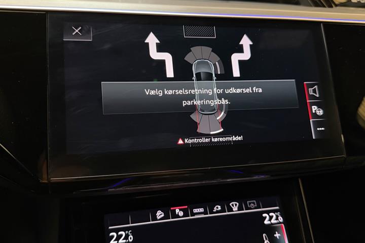 Hvid Audi e-tron fra 2023