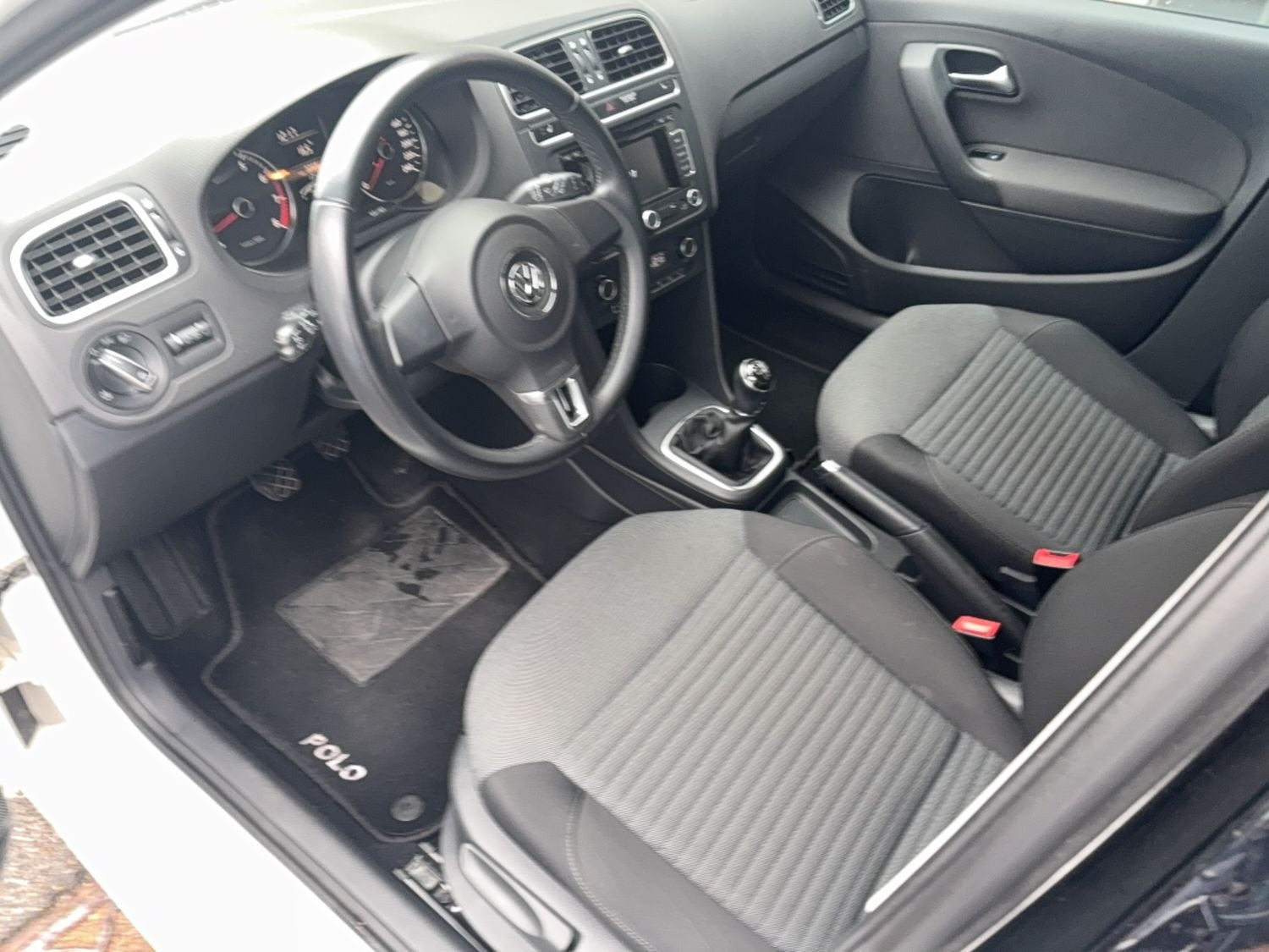 Hvid VW Polo fra 2014