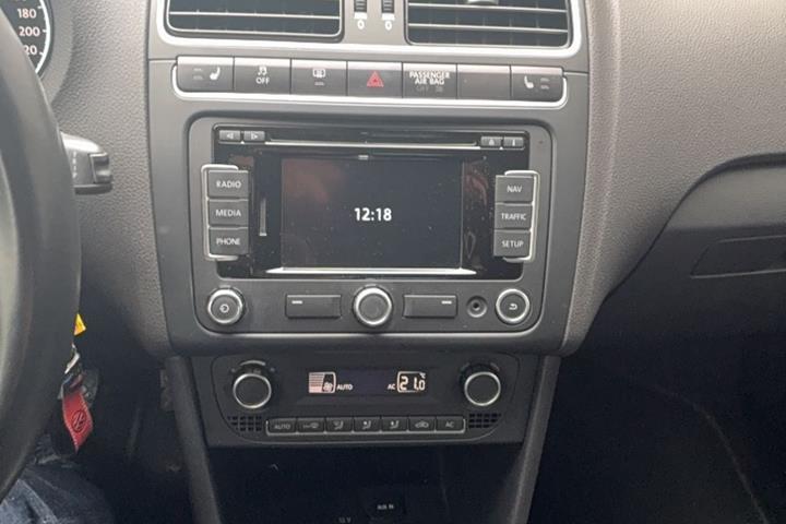 Hvid VW Polo fra 2014