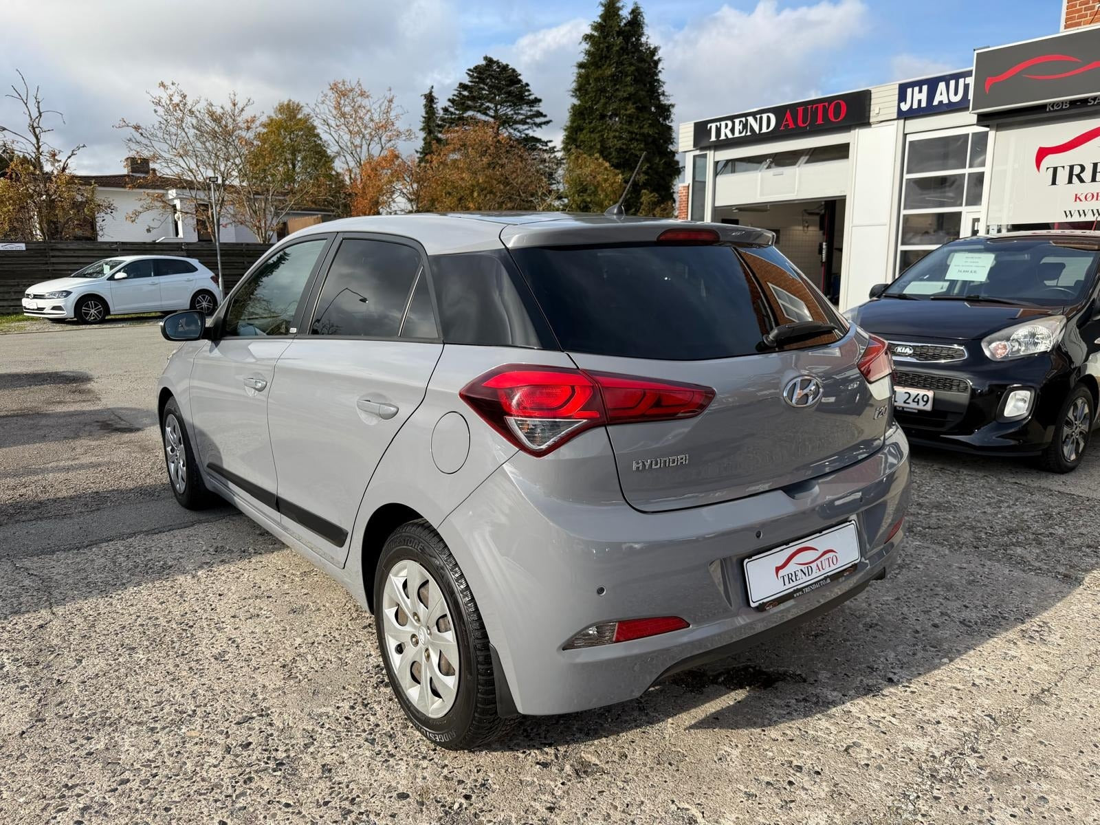 Grå Hyundai i20 fra 2016