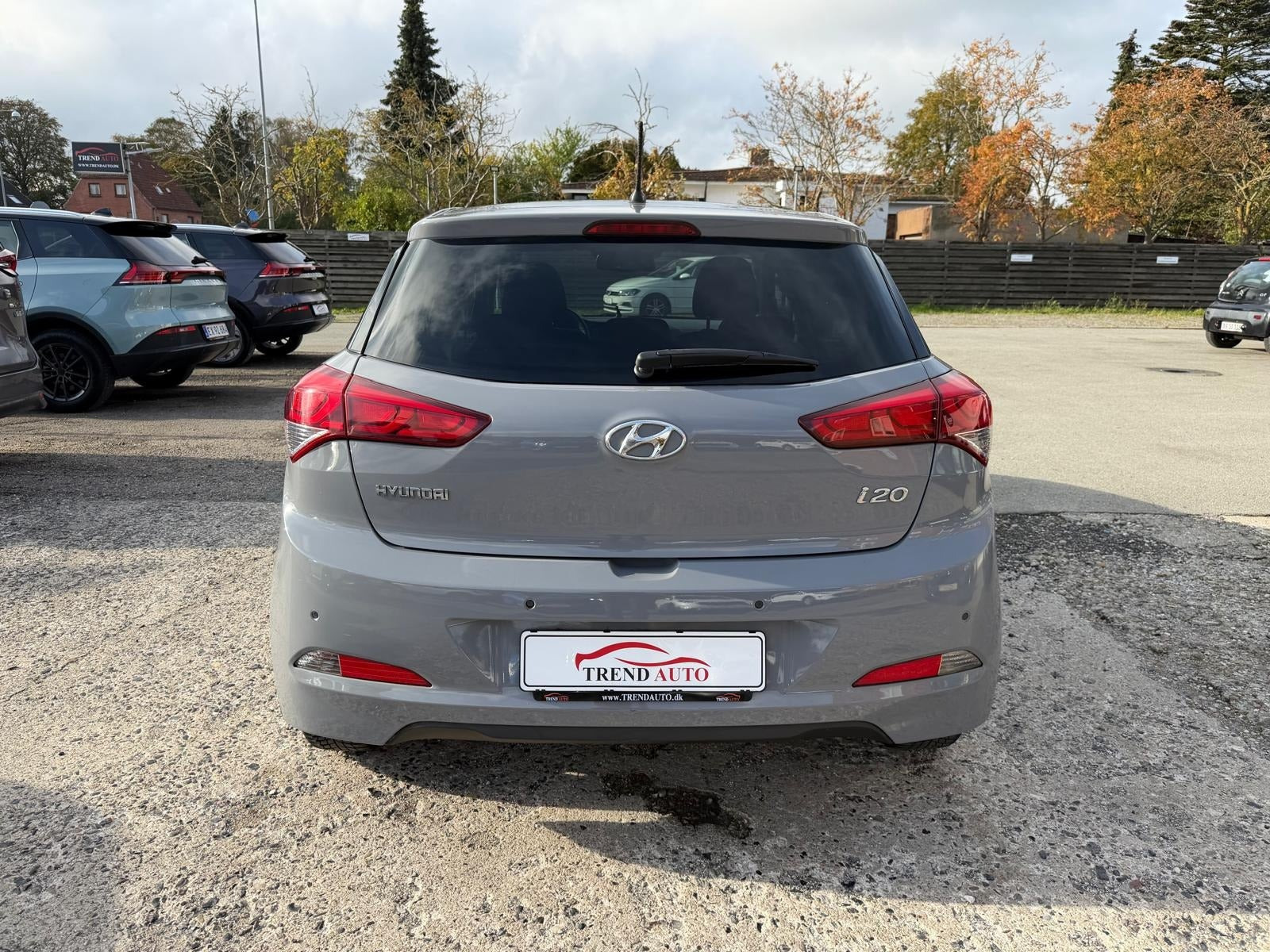 Grå Hyundai i20 fra 2016
