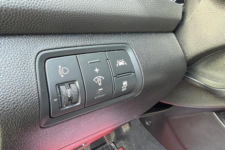 Grå Hyundai i20 fra 2016