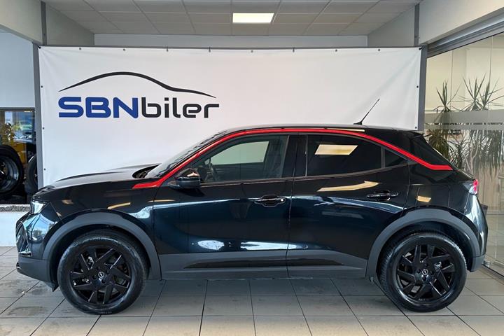 Sort Opel Mokka-e fra 2023