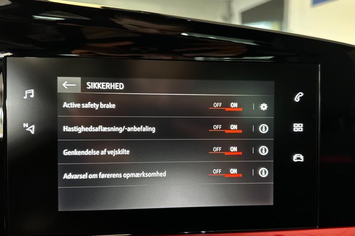 Sort Opel Mokka-e fra 2023