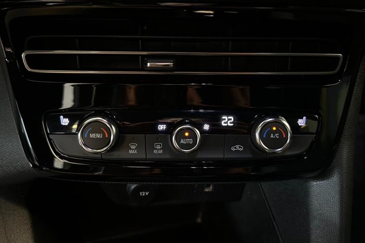 Sort Opel Mokka-e fra 2023