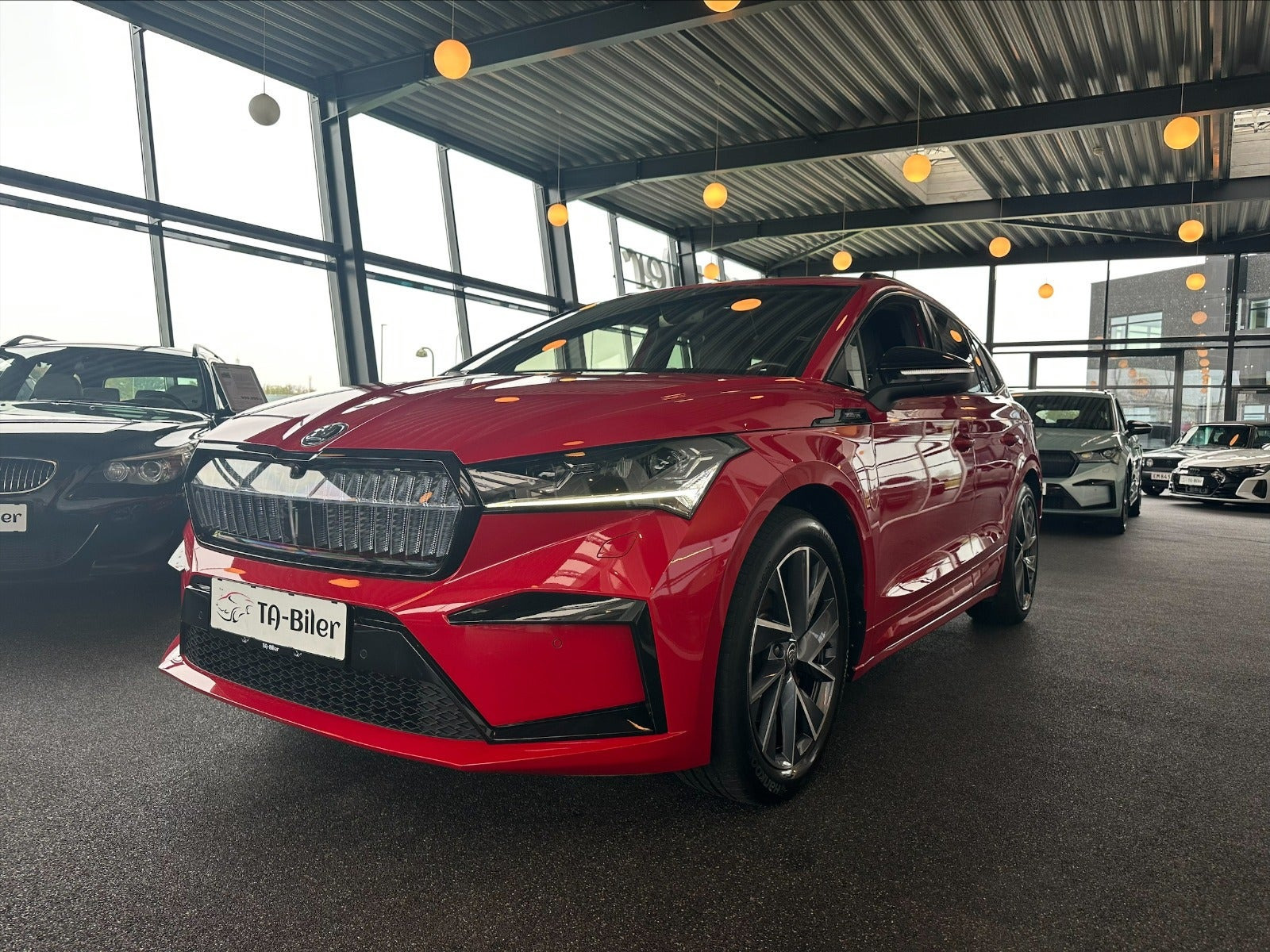 Rød Skoda Enyaq fra 2024