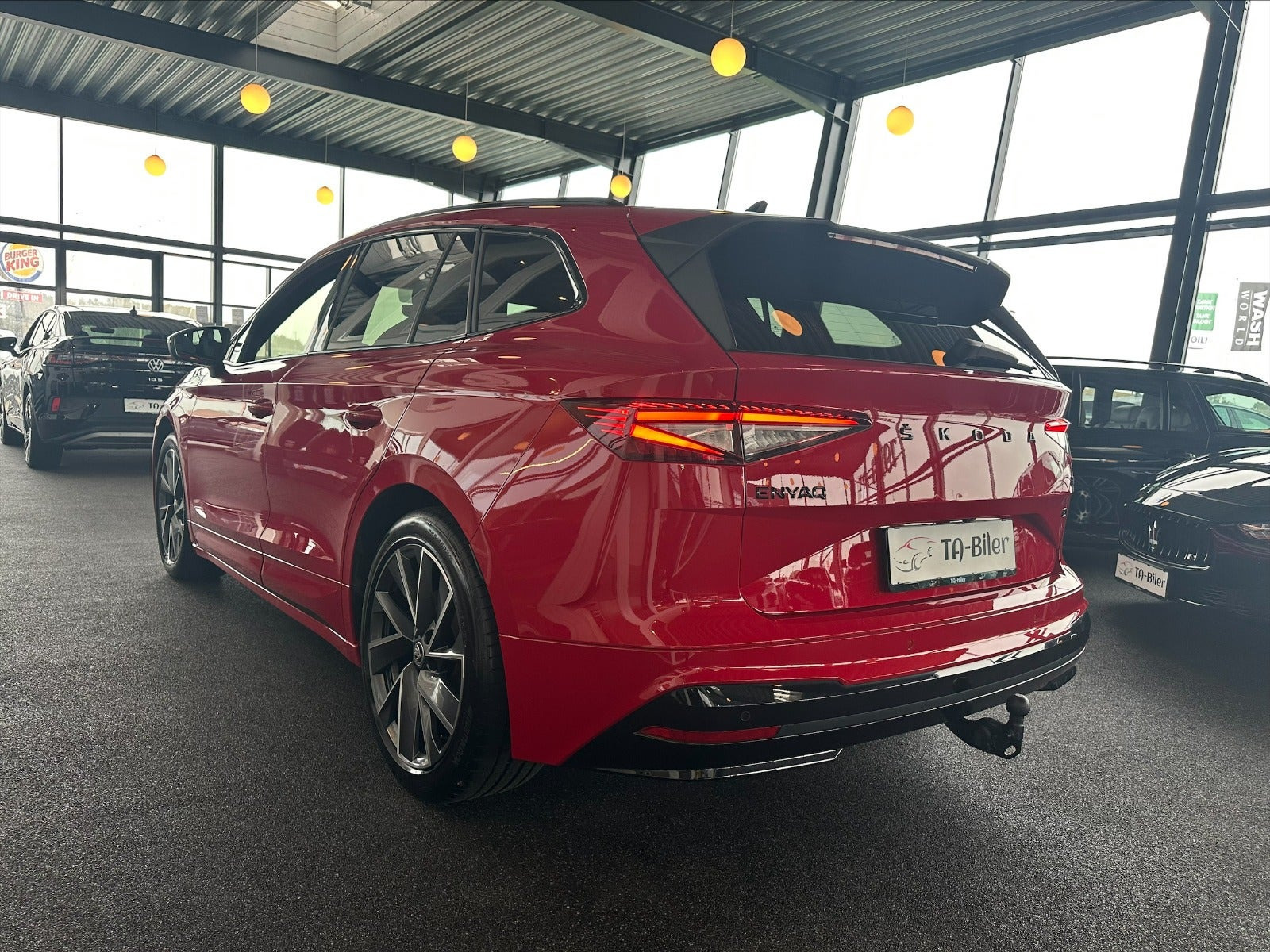 Rød Skoda Enyaq fra 2024