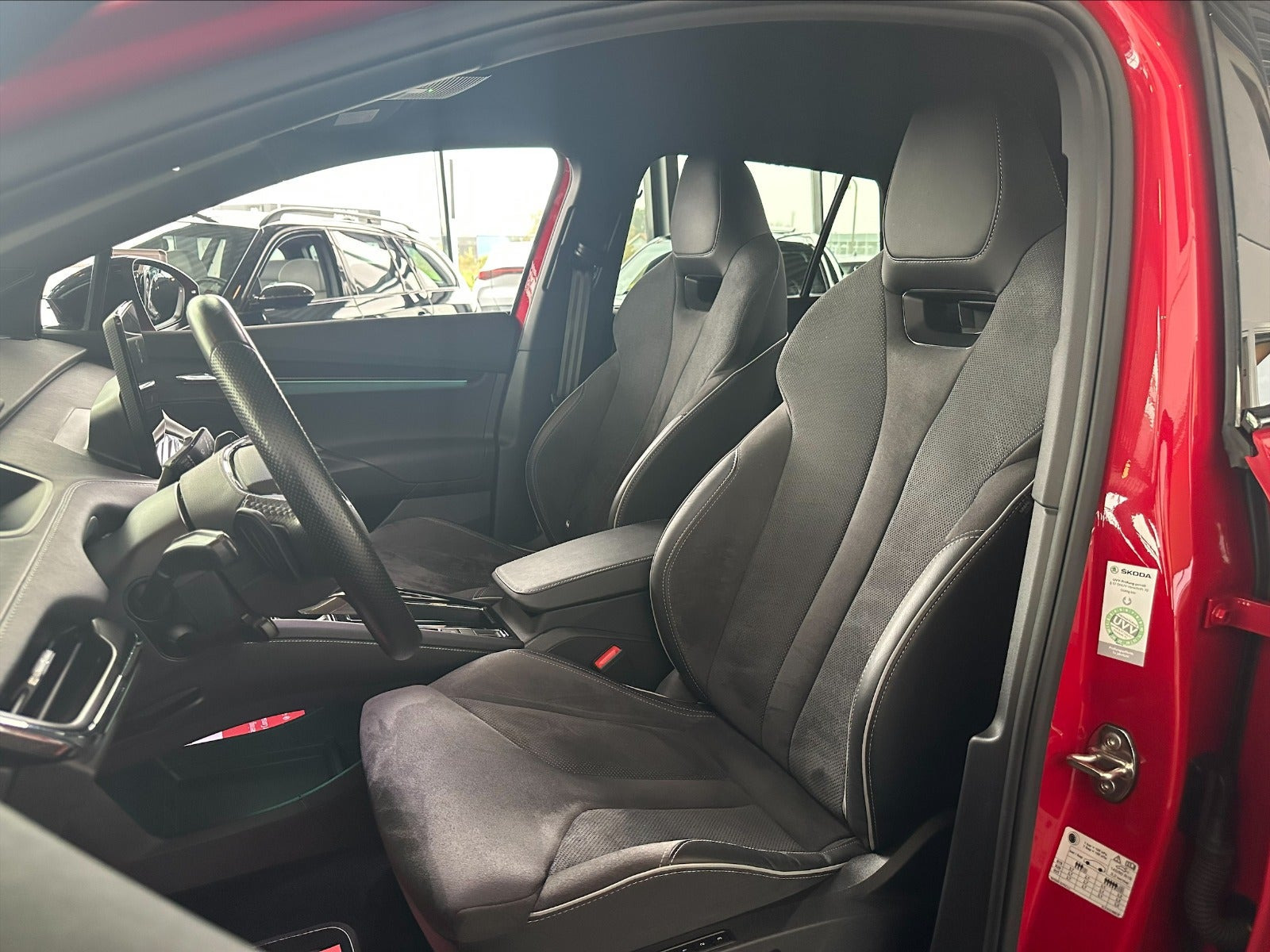Rød Skoda Enyaq fra 2024