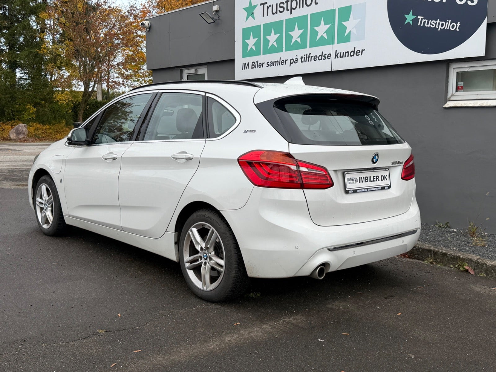 Grøn BMW 225xe fra 2018